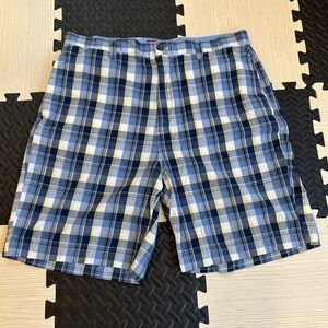 Used men’s size 36 Chaps flat front shorts #Chaps